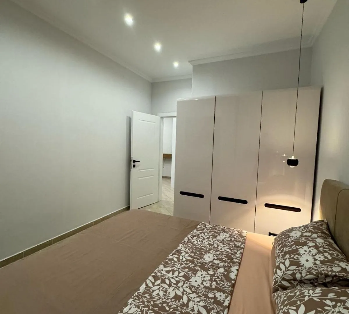 טיראנה Pau'S Daily Apartment
