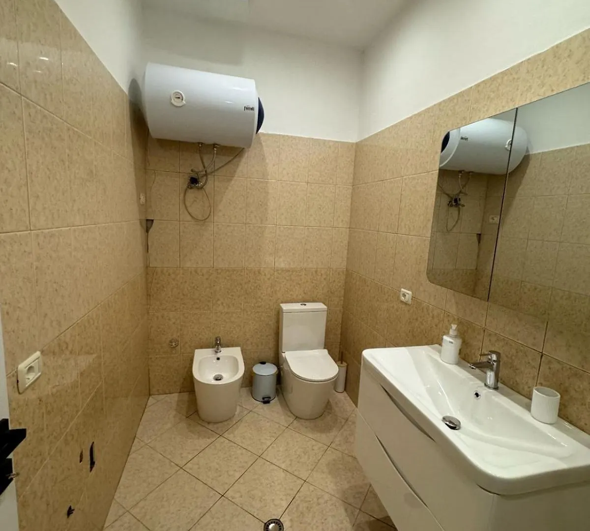 טיראנה Pau'S Daily Apartment 0*,  אלבניה